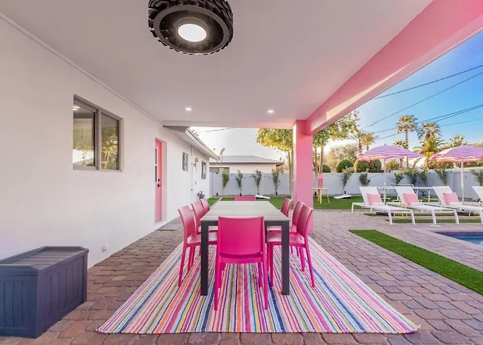 Holiday home Scottsdoll Dreamhouse Walk To Old Town New