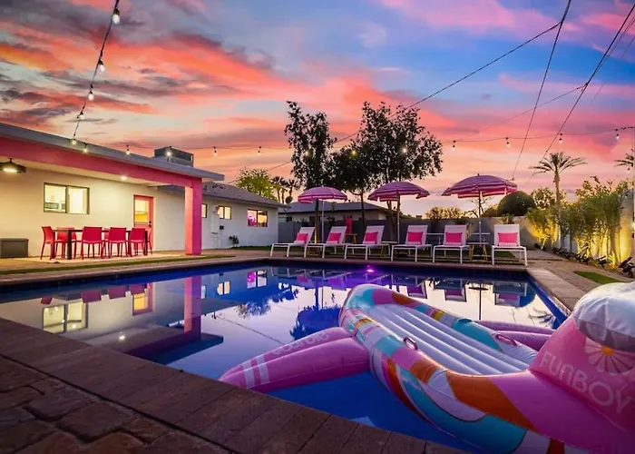 Scottsdoll Dreamhouse Walk To Old Town New Holiday home Scottsdale