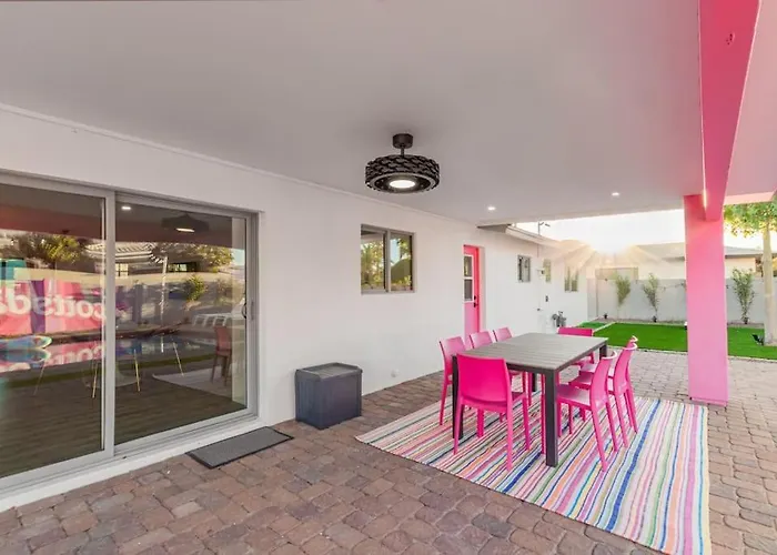 Holiday home Scottsdoll Dreamhouse Walk To Old Town New